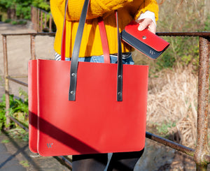 TOTE BAGS